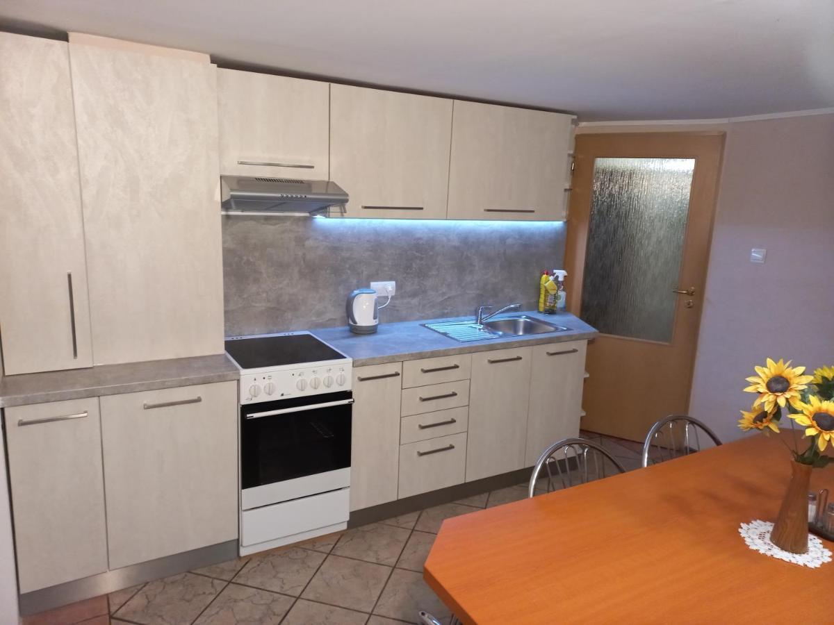 Bešeňová Apartman Elegant מראה חיצוני תמונה