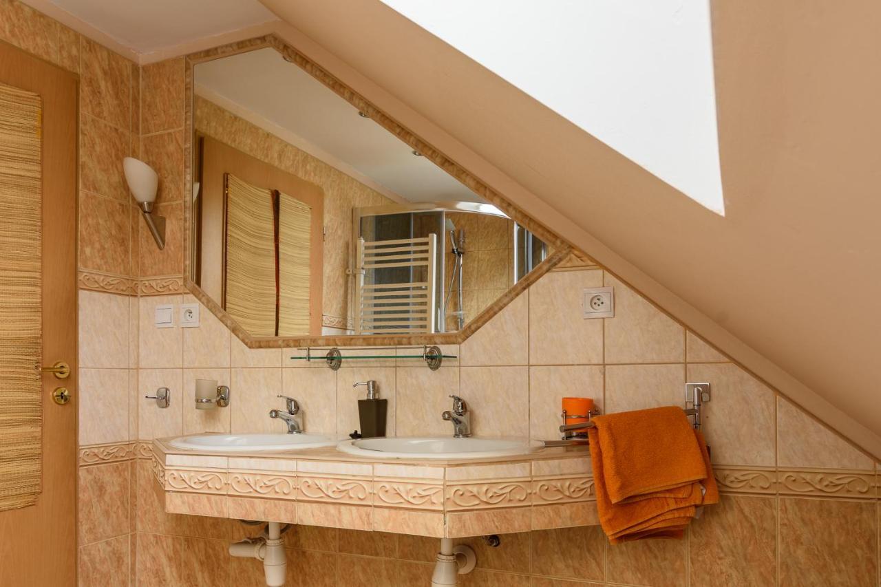 Bešeňová Apartman Elegant מראה חיצוני תמונה