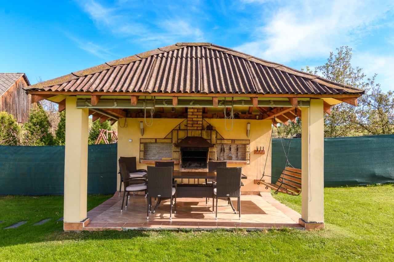Bešeňová Apartman Elegant מראה חיצוני תמונה